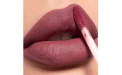 Як вибрати блиск для губ: види та відмінності Як вибрати блиск для губ: види та відмінності